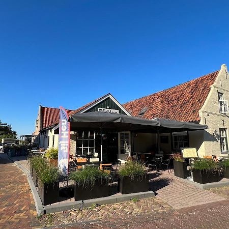 Отель Bij Hen Op Ameland Холлум Экстерьер фото